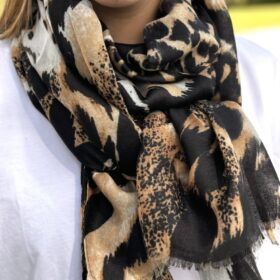 Foulard noir et camel imprimé animal