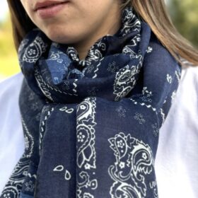 Foulard bleu imprimé cachemire