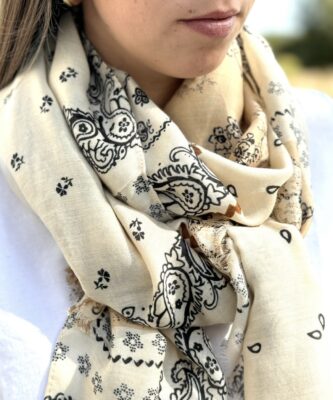 Foulard écru imprimé cachemire