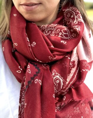 Foulard rouge imprimé cachemire